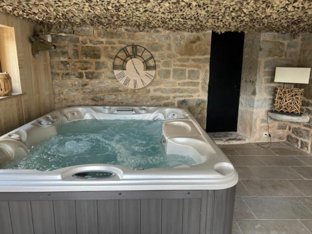 Agreable Chambre D Hote Avec Piscine Et Jacuzzi Thégra Dış mekan fotoğraf